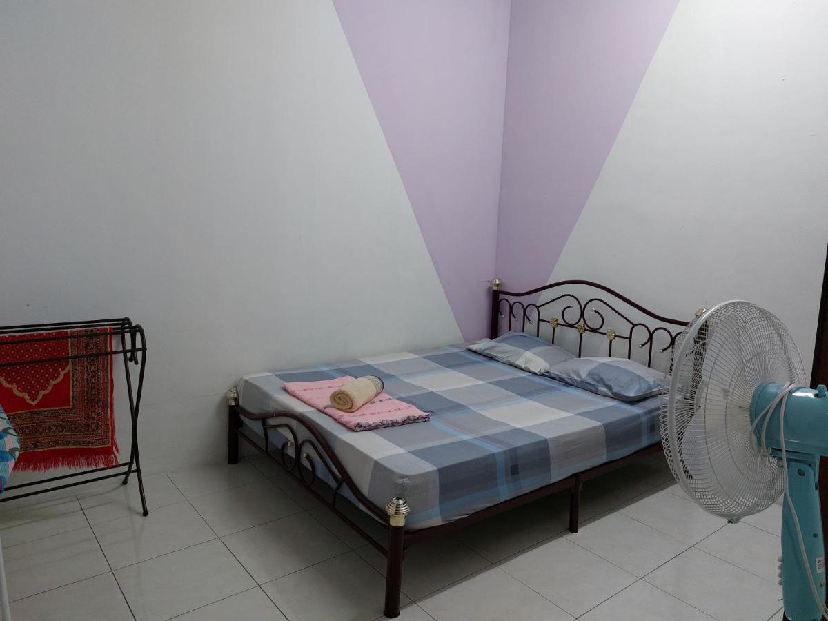 Pelangi Homestay Bota Buitenkant foto