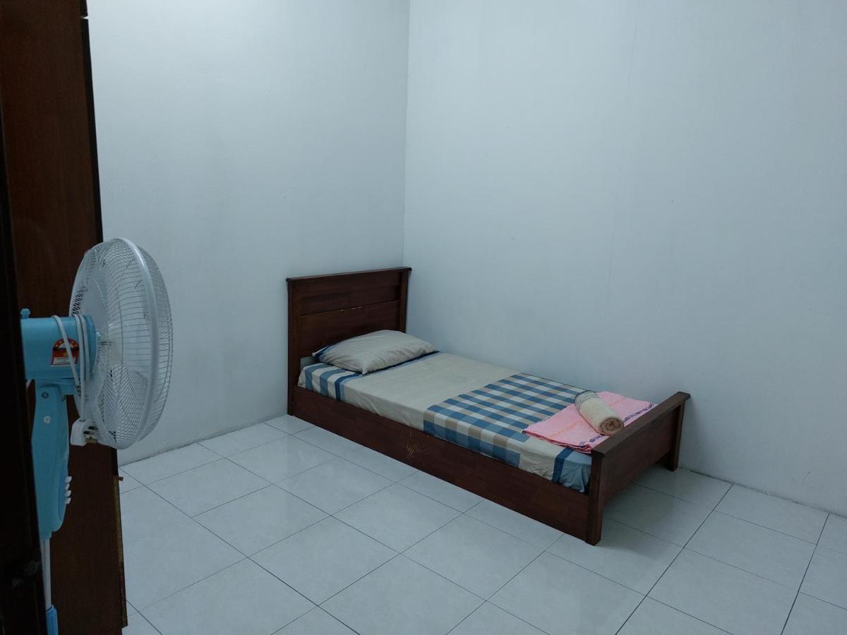 Pelangi Homestay Bota Buitenkant foto