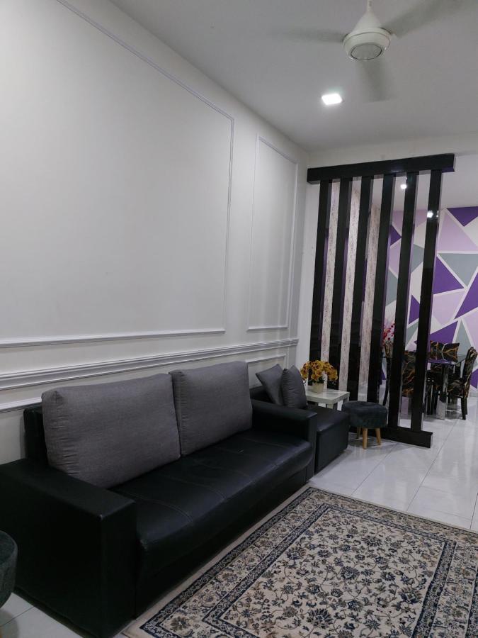 Pelangi Homestay Bota Buitenkant foto